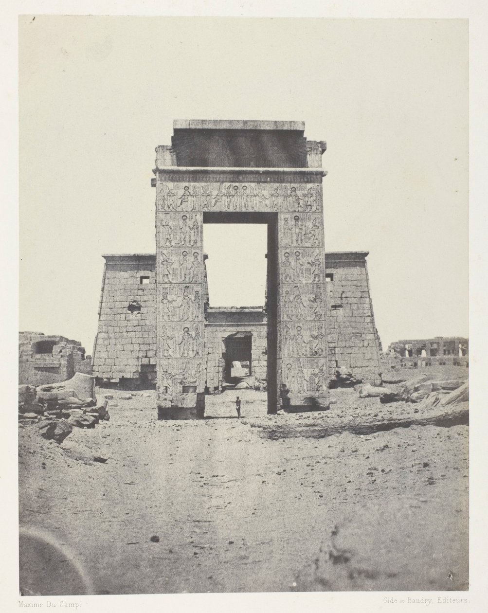 Karnak, a Khonok templomának propilonja; Théba alkotó: Maxime Du Camp