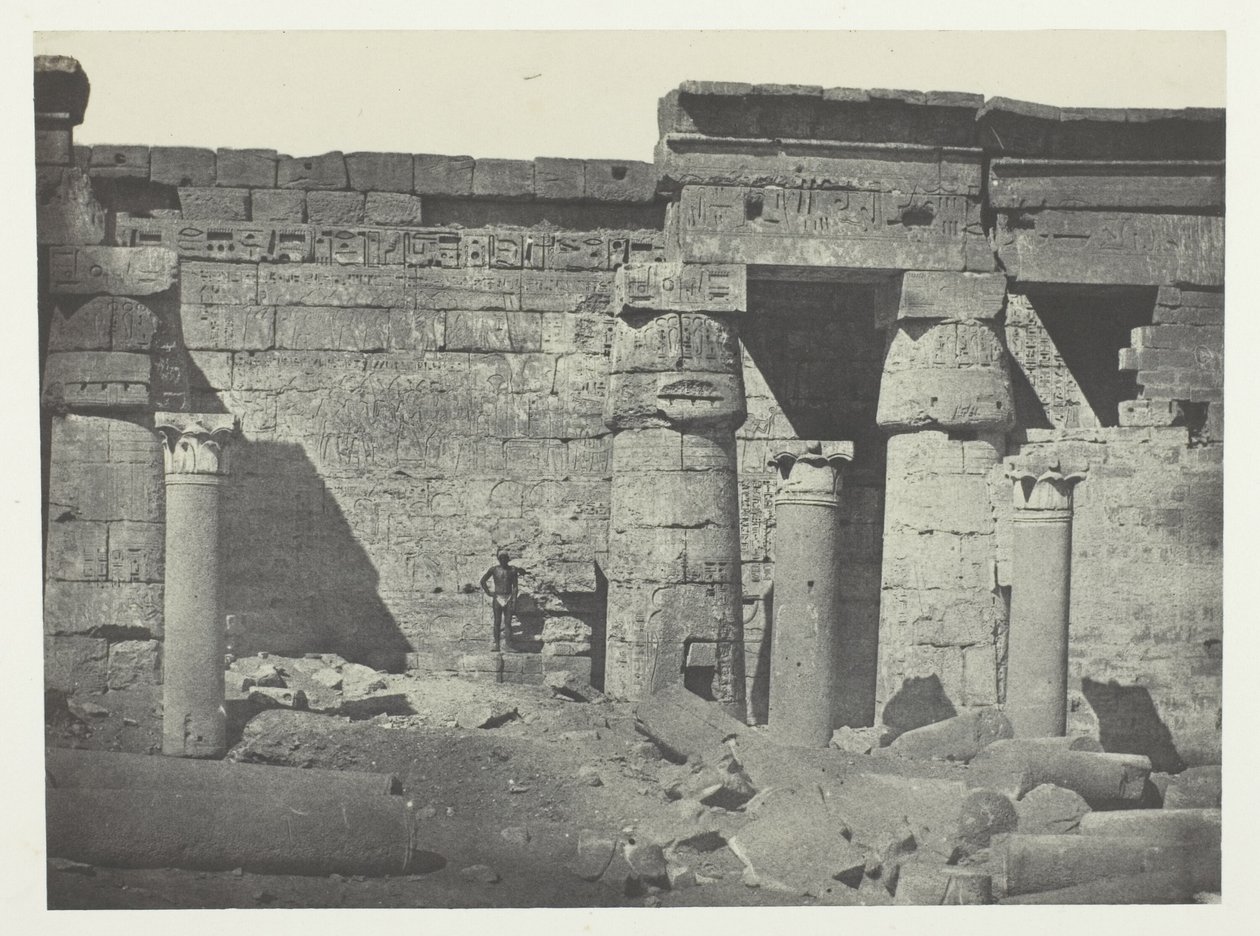 Medinet-Habou, a Ramszesz-Méiamoun-palota peristyle; Théba alkotó: Maxime Du Camp