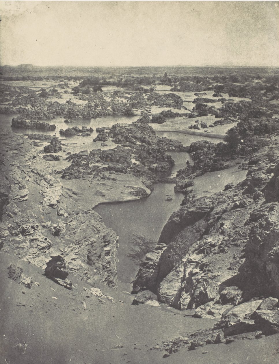 Núbia. Cavalier nézet a második szürkehályogról, 1850. alkotó: Maxime Du Camp