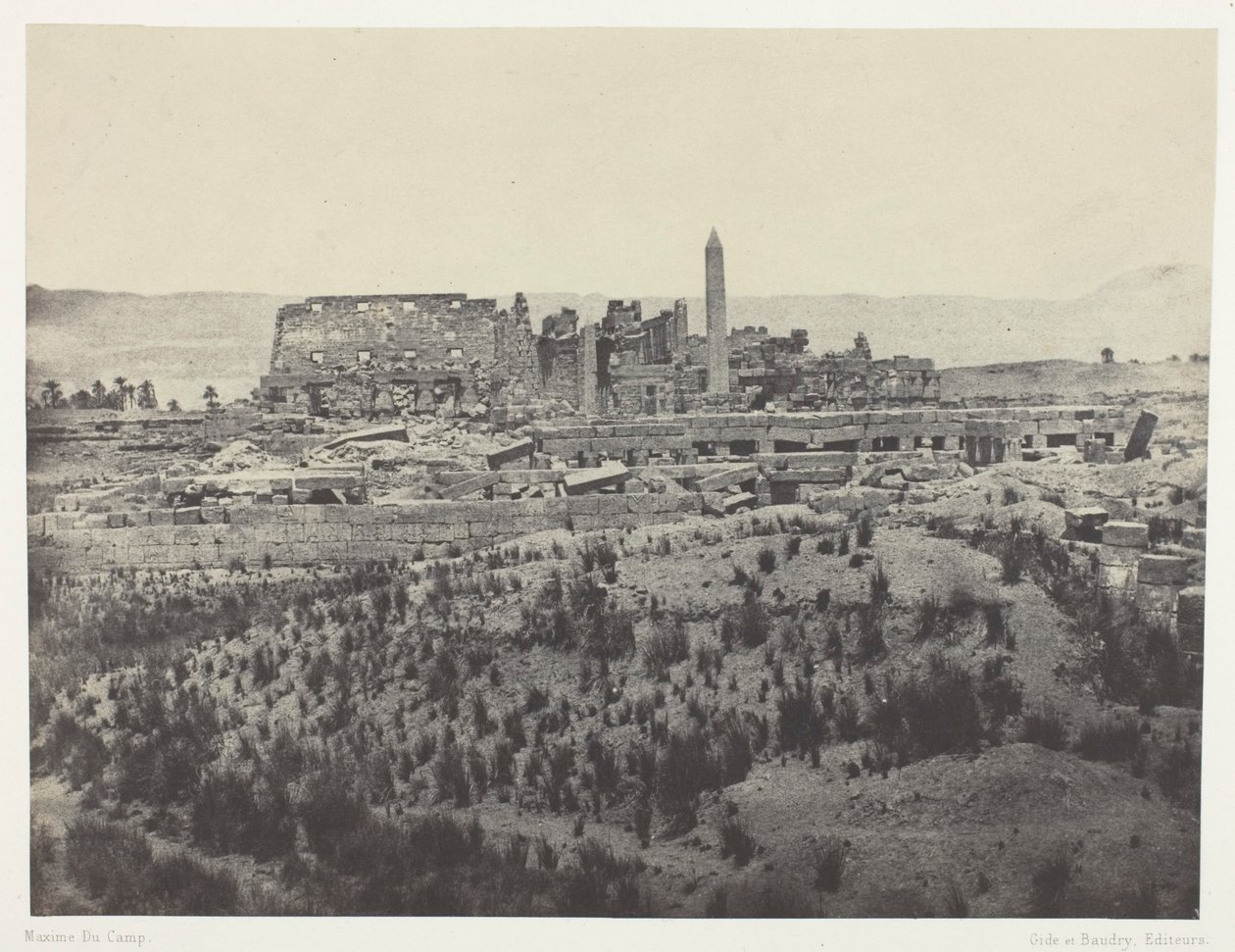 A karnaki palota, a romok általános látképe keletről; Théba, az „Egyiptom, Núbia, Palesztina és Szíria” című albumból, 31. tábla (1852) alkotó: Maxime Du Camp