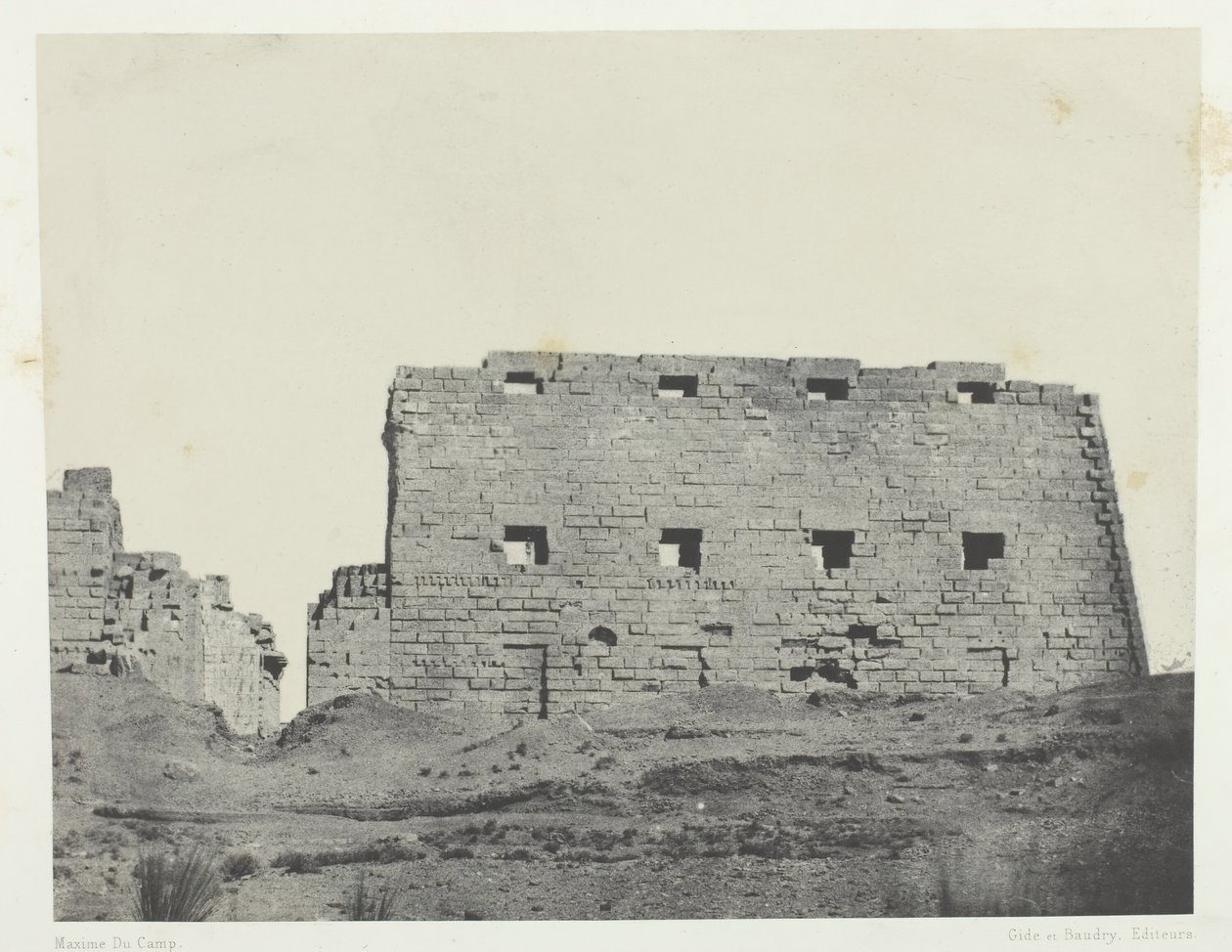 Karnak-palota, Délnyugati Nagy Pilonok, Théba, 184951, nyomtatva 1852. alkotó: Maxime Du Camp