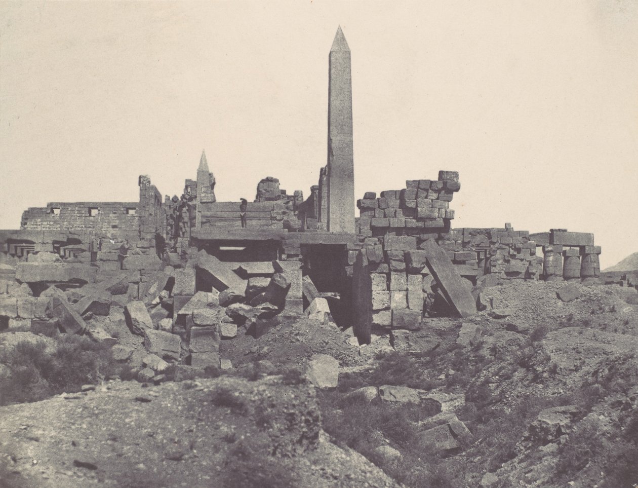 Théba. karnaki palota. Gránit szentély és Hypostyle Hall, 1850. alkotó: Maxime Du Camp