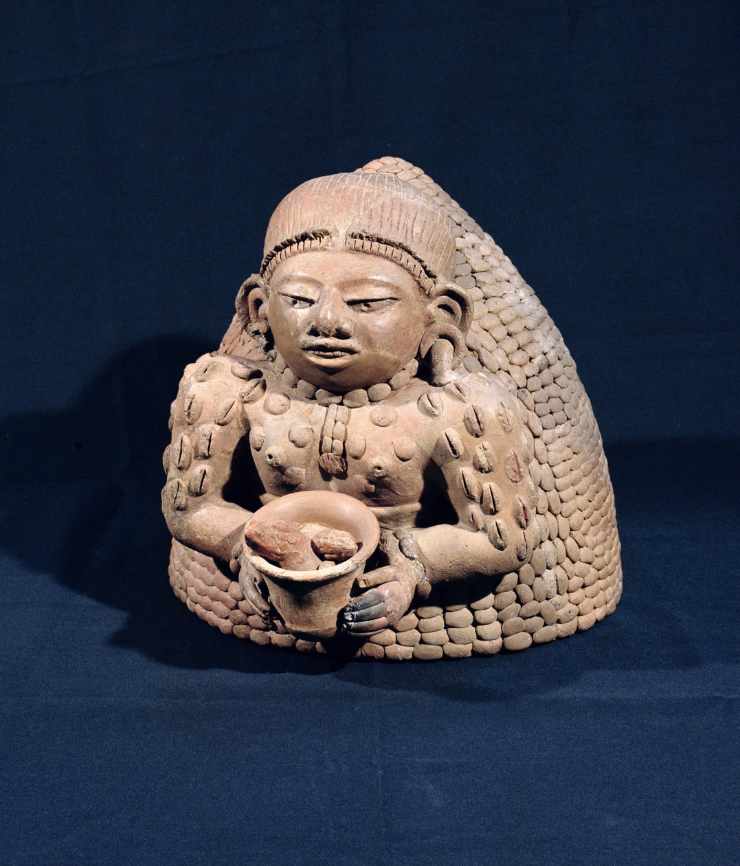 Antropomorf váza, Petenből, Guatemalából (cserép) alkotó: Mayan