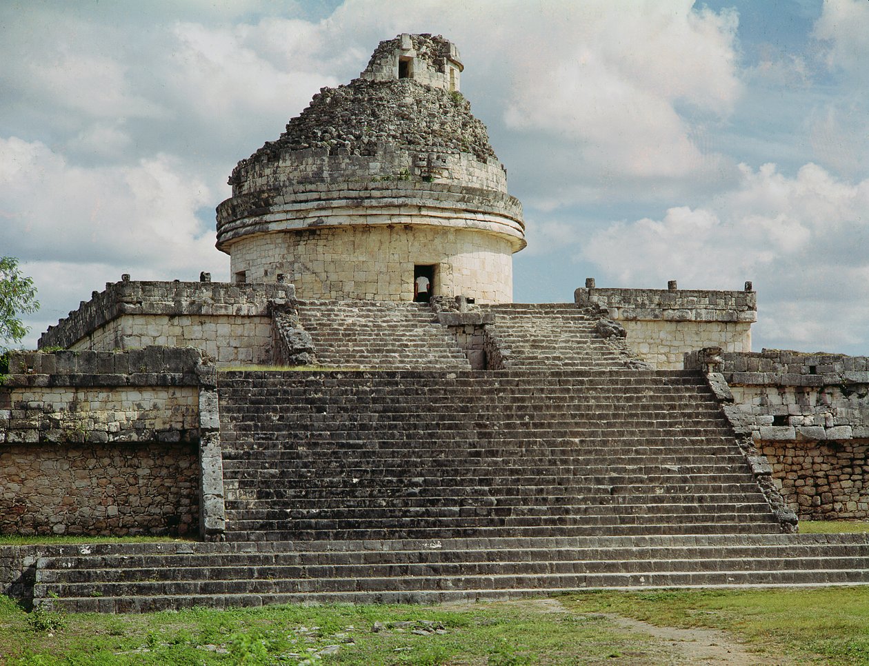 El Caracol (A nagy kagyló) alkotó: Mayan