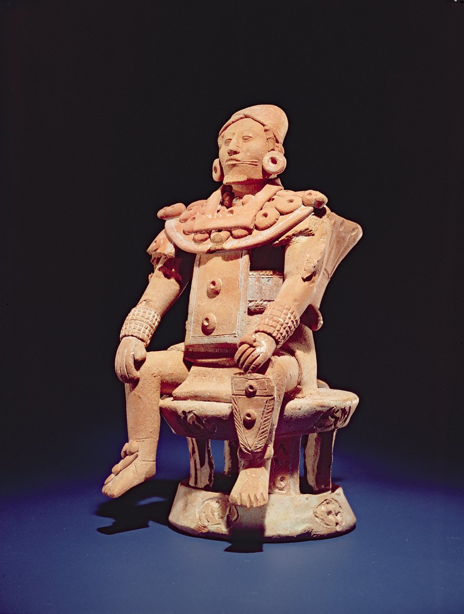 Harcos figurája teljes díszben, Jaina szigetéről (cserép) alkotó: Mayan