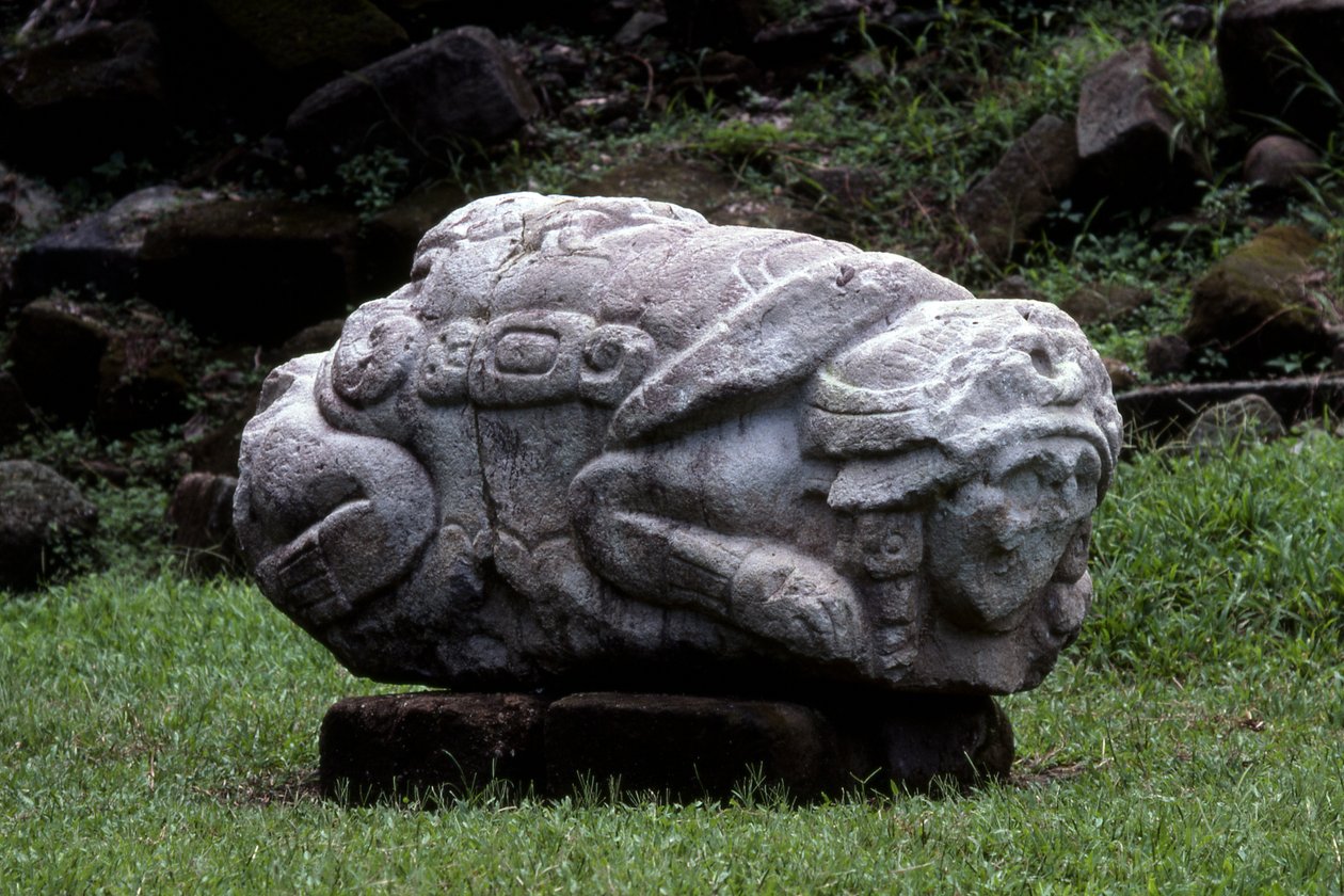 Zoomorf kő, késő klasszikus korszak (i.sz. 600-900) alkotó: Mayan