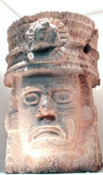 Tollas kalapot viselő alak, i.sz. 500-800 alkotó: Mayan