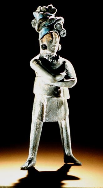 Álló királyi alak (agyag) alkotó: Mayan