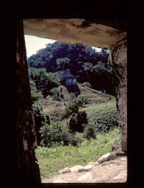 Grófok temploma alkotó: Mayan