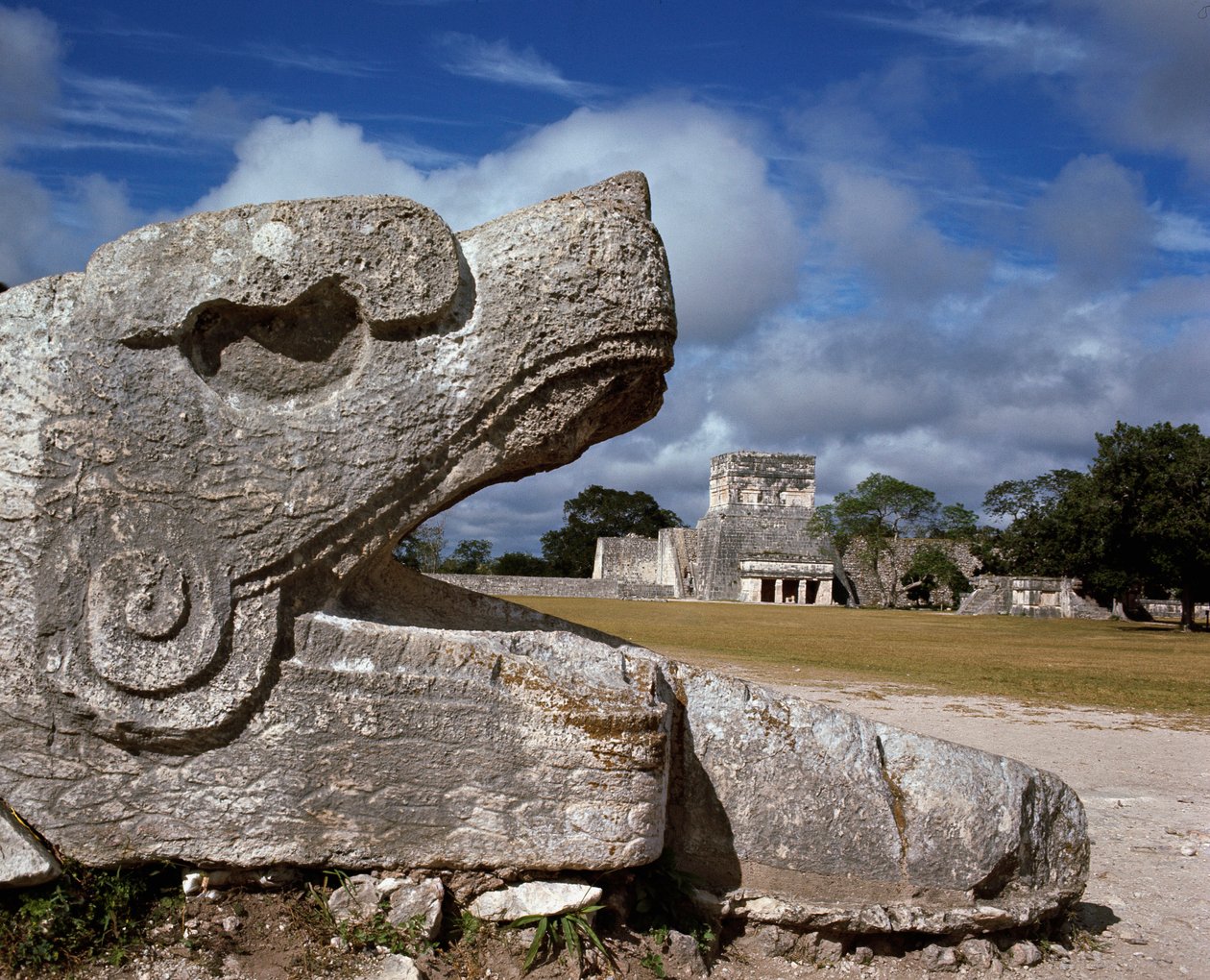 A jaguárok szobra és temploma, 750-1200 alkotó: Mayan