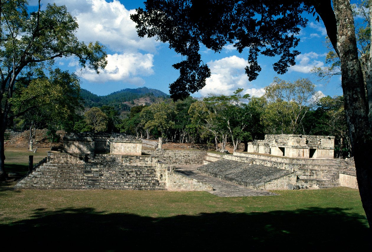 A bálpálya, i.sz. 378 alkotó: Mayan