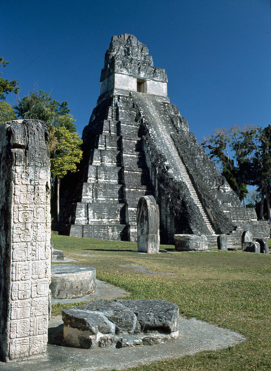 Tikal I. templom vagy a Nagy Jaguár temploma, 7-8. század alkotó: Mayan