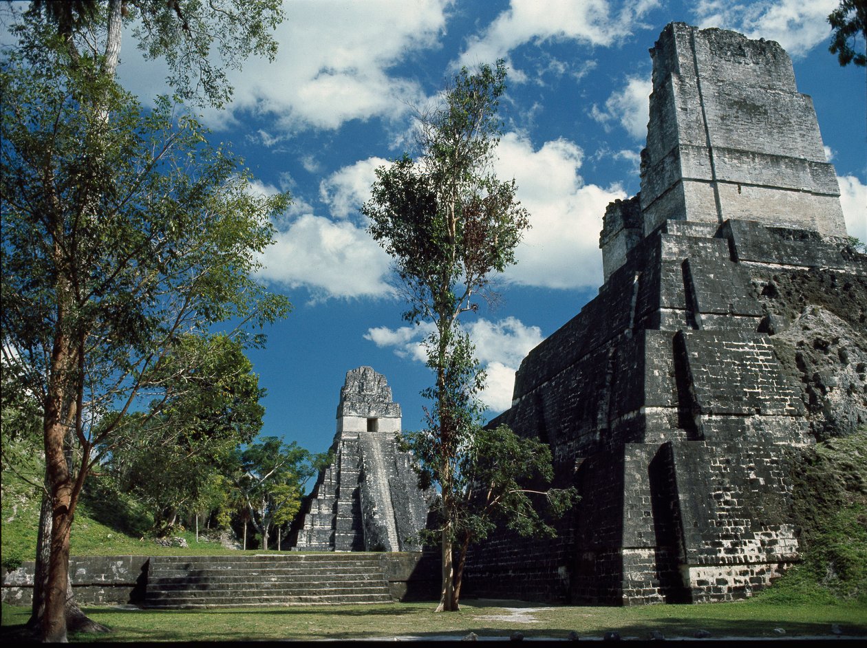 Tikal templom II vagy a maszkok temploma, 7-8. század alkotó: Mayan