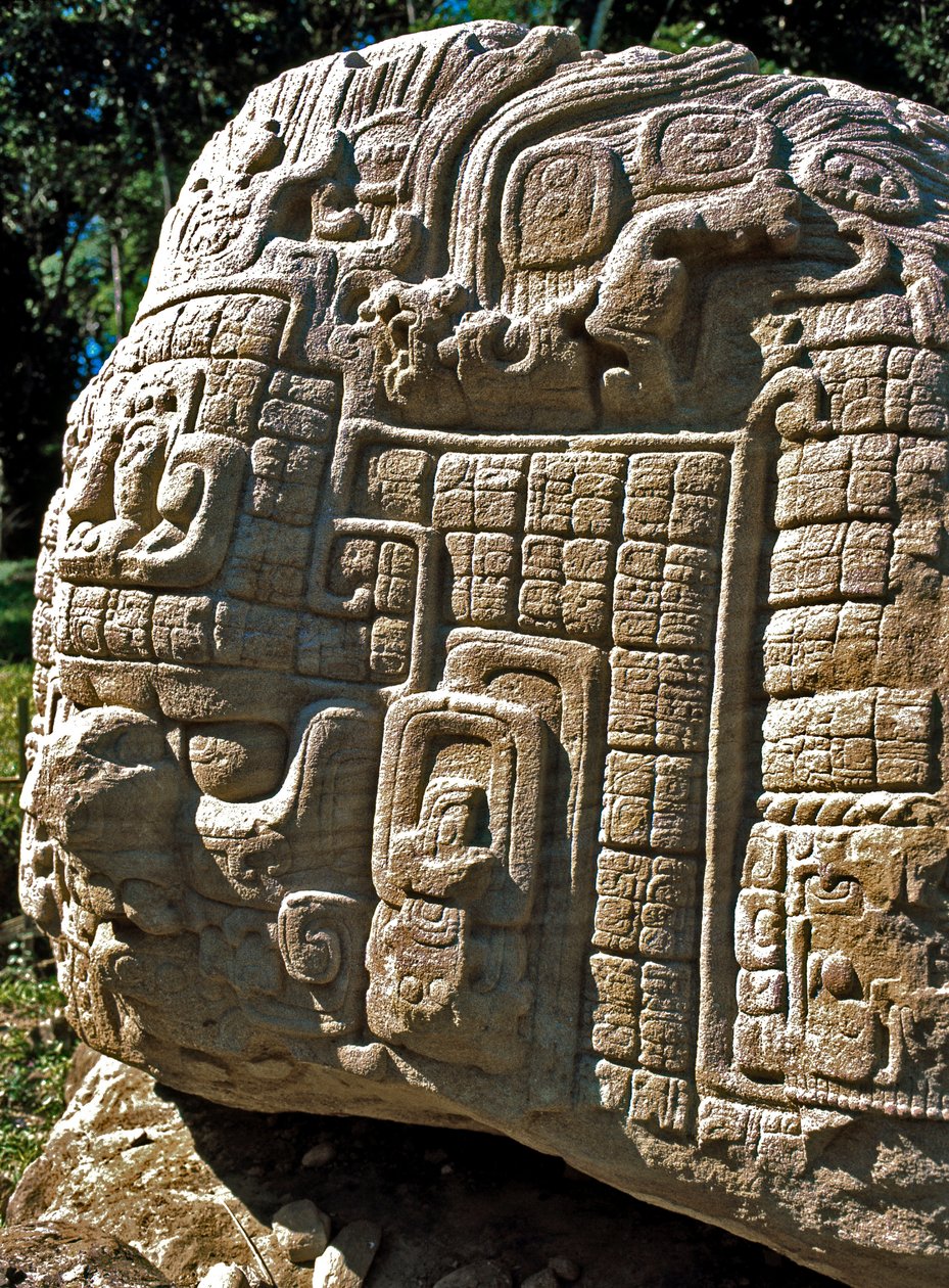 Zoomorf oltár P alkotó: Mayan