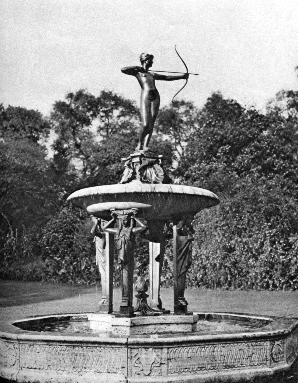 Artemis-kút, Hyde Park, London, 1926-1927 alkotó: McLeish
