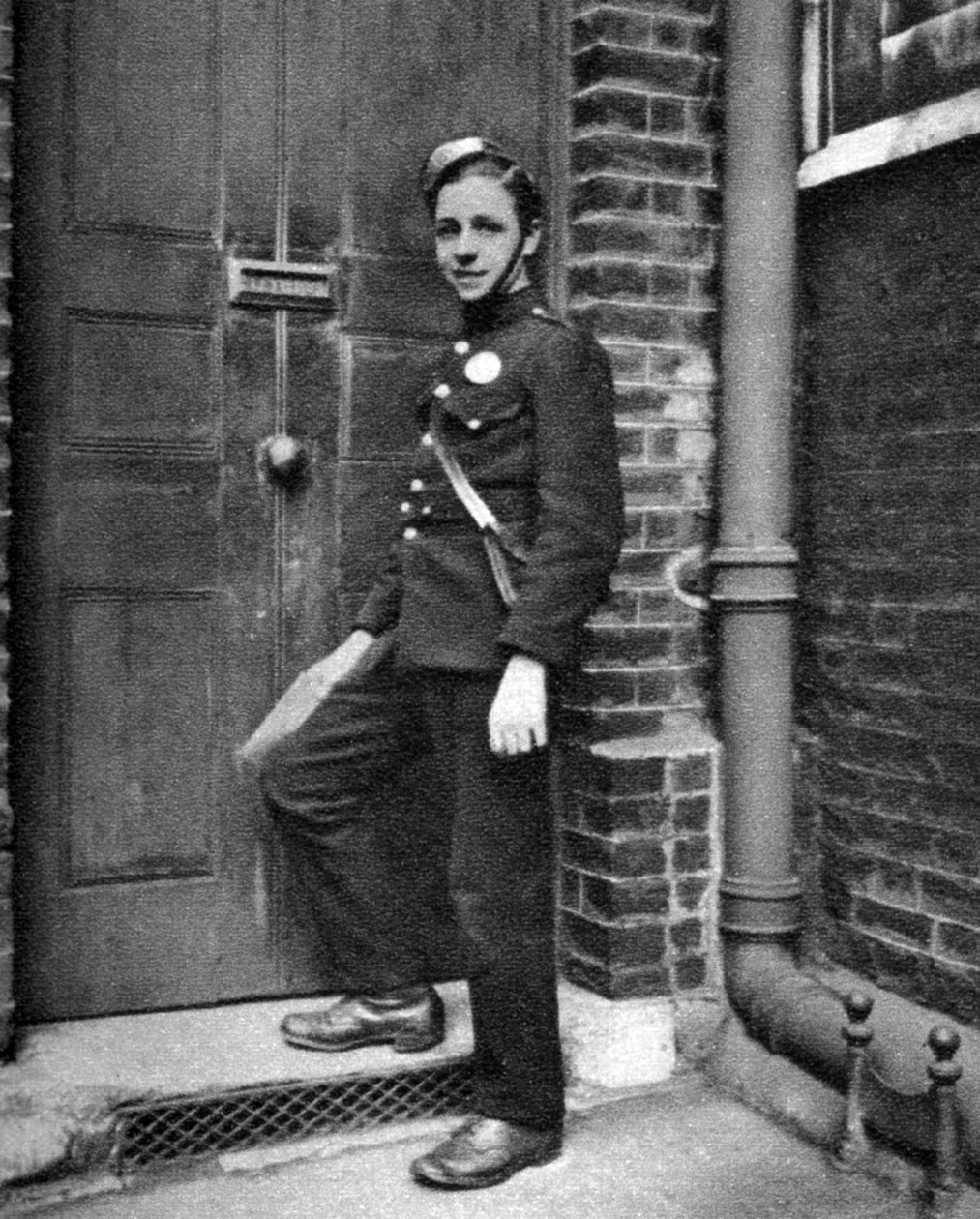Kerületi hírnök, London, 1926-1927 alkotó: McLeish