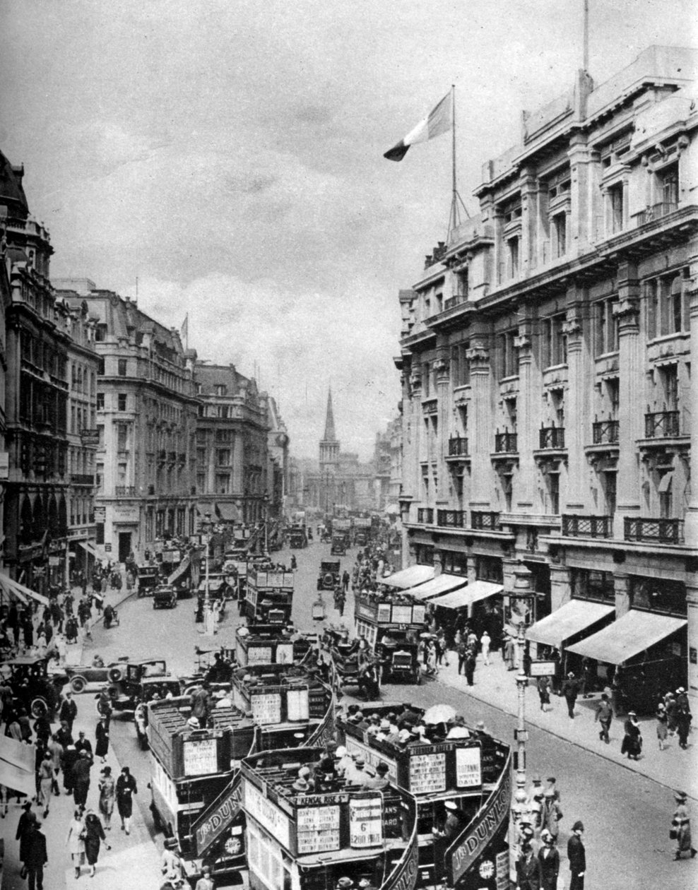 Regent Street, London, 1926-1927 alkotó: McLeish