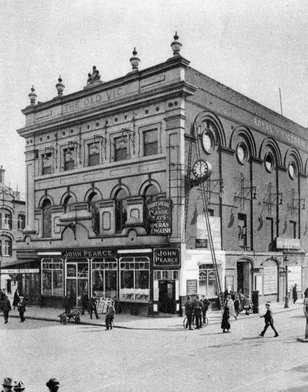 The Old Vic, London, 1926-1927 alkotó: McLeish