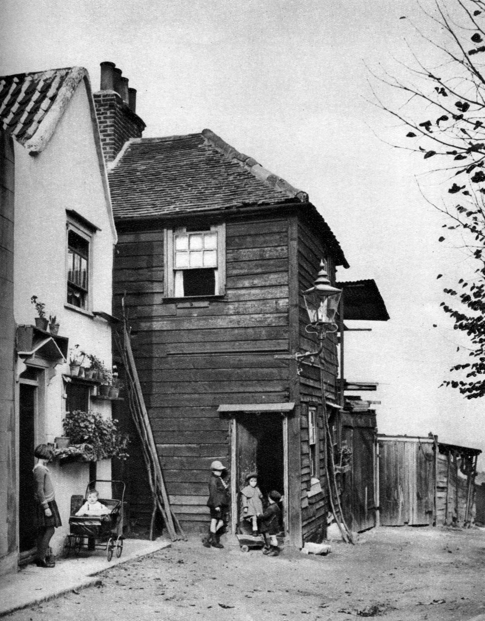 Townsend Yard, a Highgate High Street mellett, London, 1926-1927. alkotó: McLeish