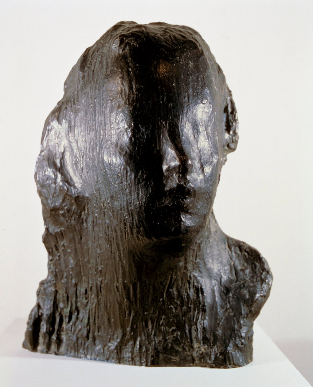 „Ecco Puer” (Gyermeknyomat. Alfred Mond portréja hatéves korában) alkotó: Medardo Rosso