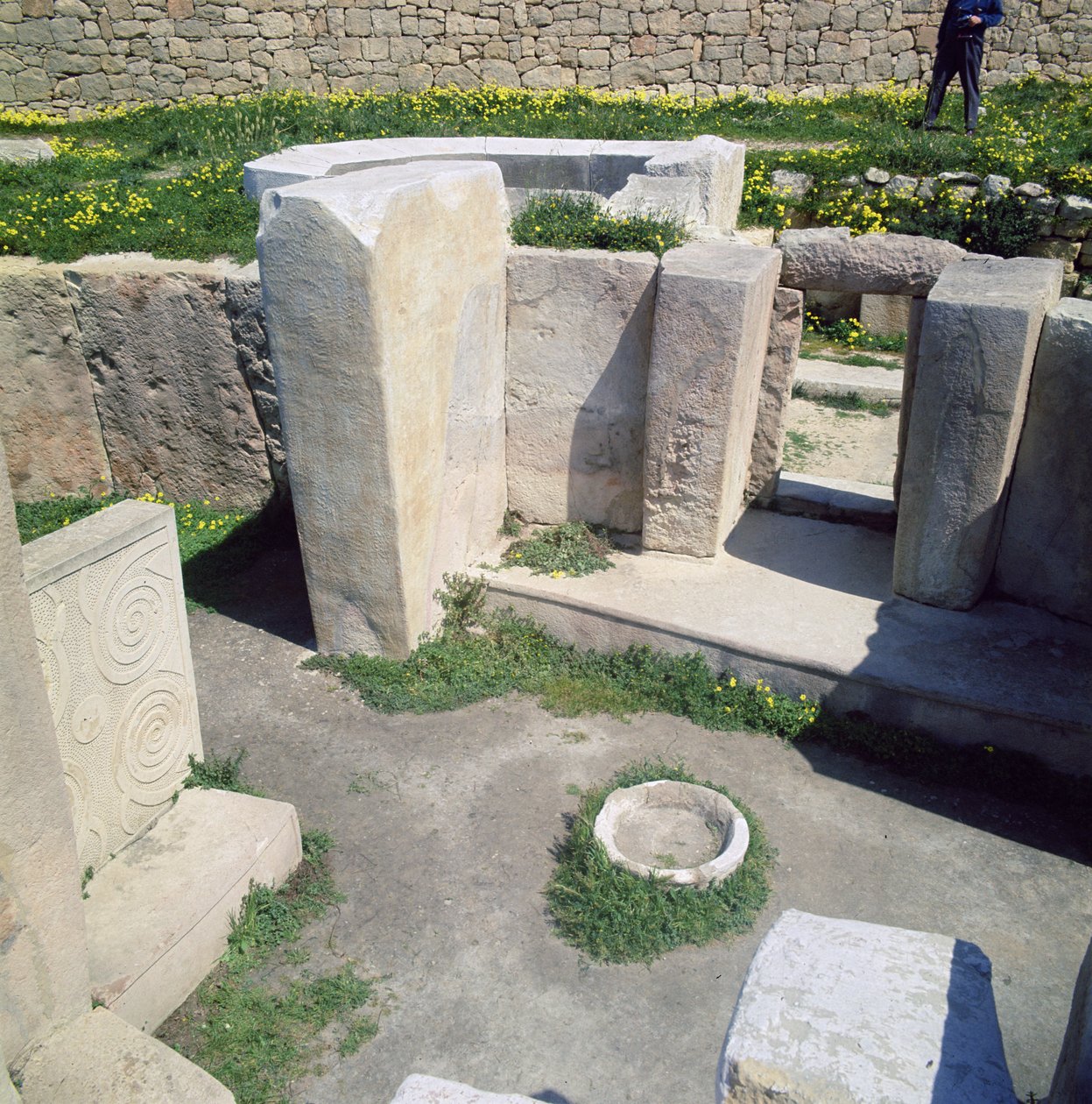 Megalitikus templom helye, Kr.e. 30000-kb.25000 alkotó: Megalithic