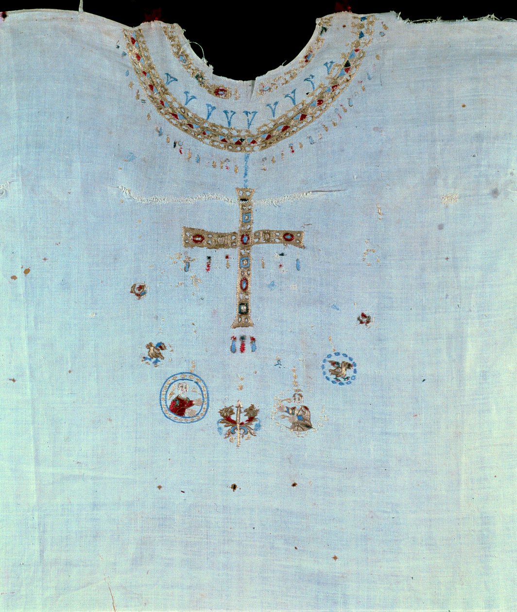 Meroving művészet: Szent Bathilde (vagy Batilde, Bathylle, Beaudour) papi ruhája (626-680) a frankok királynője és II. Clovis felesége, majd apácák a Chelles-i kolostorban. Chelles. Musee Alfred Bonno alkotó: Merovingian