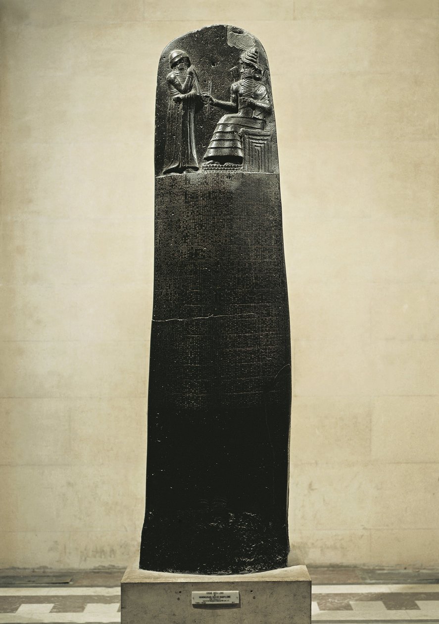 Hammurapi kódex: Shamash isten, aki törvényeit diktálja Hammurabinak, Babilon királyának, Szuszában, Iránban találták, ie 1750 körül (bazalt) alkotó: Mesopotamian