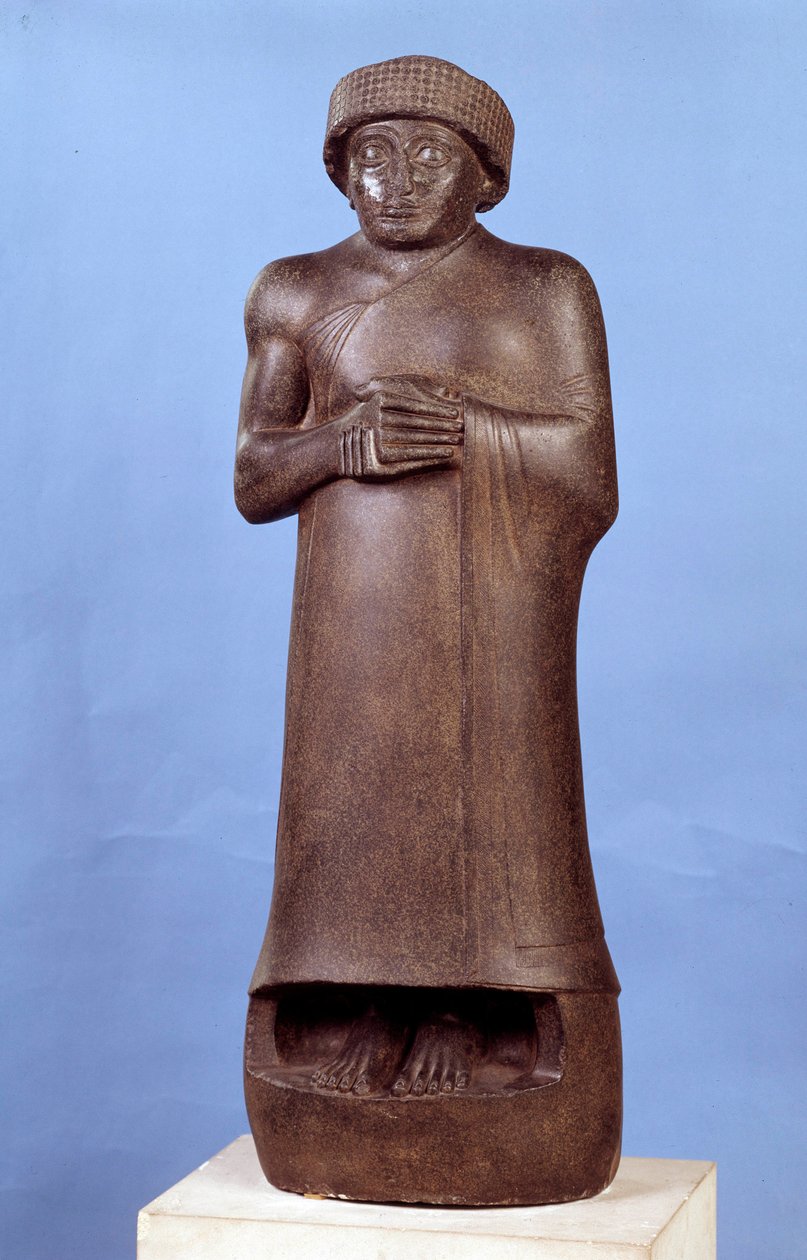 Mezopotámia: diorit szobor Gudea, Lagash város kormányzójának felirata nélkül. Kr.e. 2150 körül. neosumer korszak (kb. Kr. e. 2150-2000). Homályos. 1,07x1,36 m. Párizs, Louvre Múzeum alkotó: Mesopotamian Mesopotamian