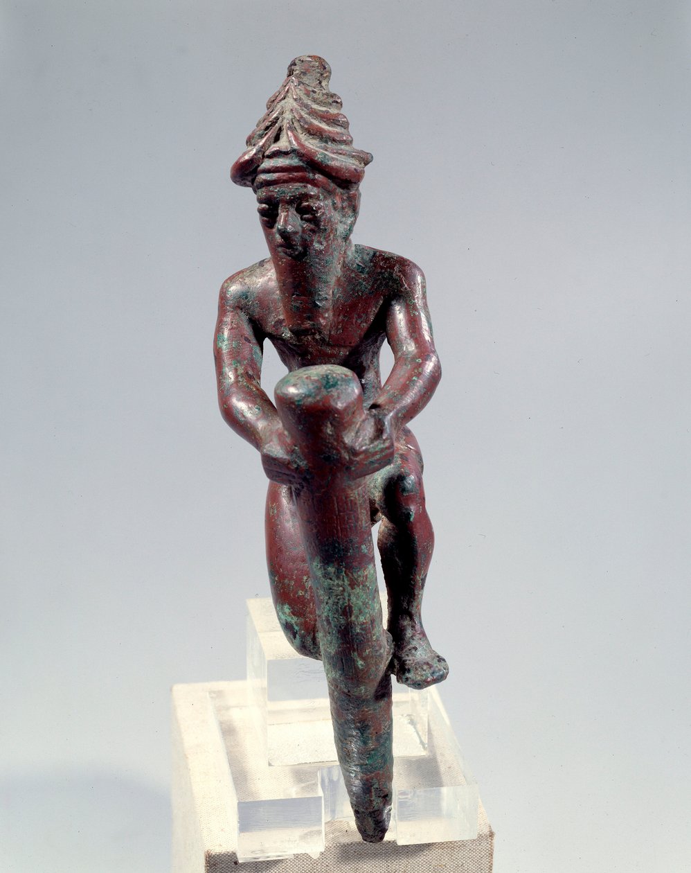 Mezopotámia: szöget toló istent ábrázoló réz alapozású figura. Kr.e. 2150 körül. Tellótól. Párizs, Louvre Múzeum alkotó: Mesopotamian Mesopotamian