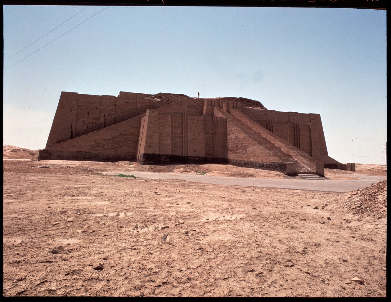 Kilátás a rekonstruált zikkurátra, ie 2050 alkotó: Mesopotamian Mesopotamian