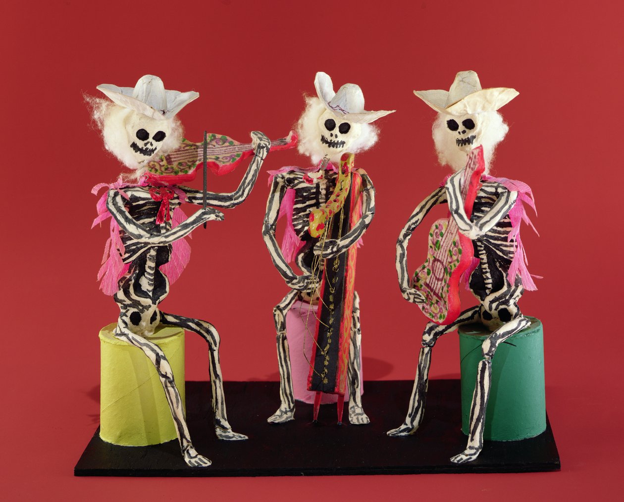 Halottak napja: Mariachi, Oaxacából (papírmasé) alkotó: Mexican School