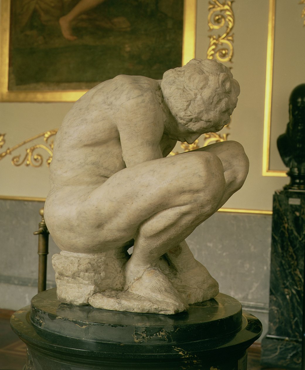 Crouching Boy, 1530-34 körül (márvány) (lásd még: 226974) alkotó: Michelangelo Buonarroti