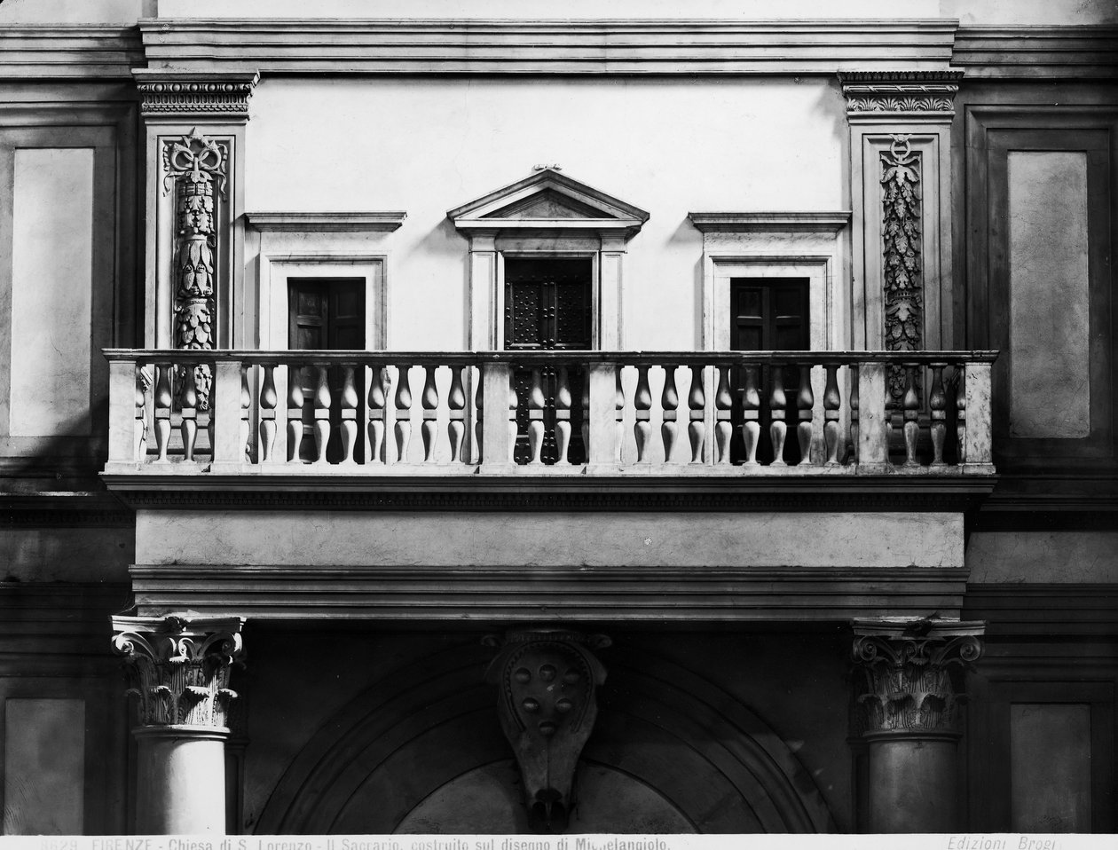 Az ereklyetartó tribün alkotó: Michelangelo Buonarroti