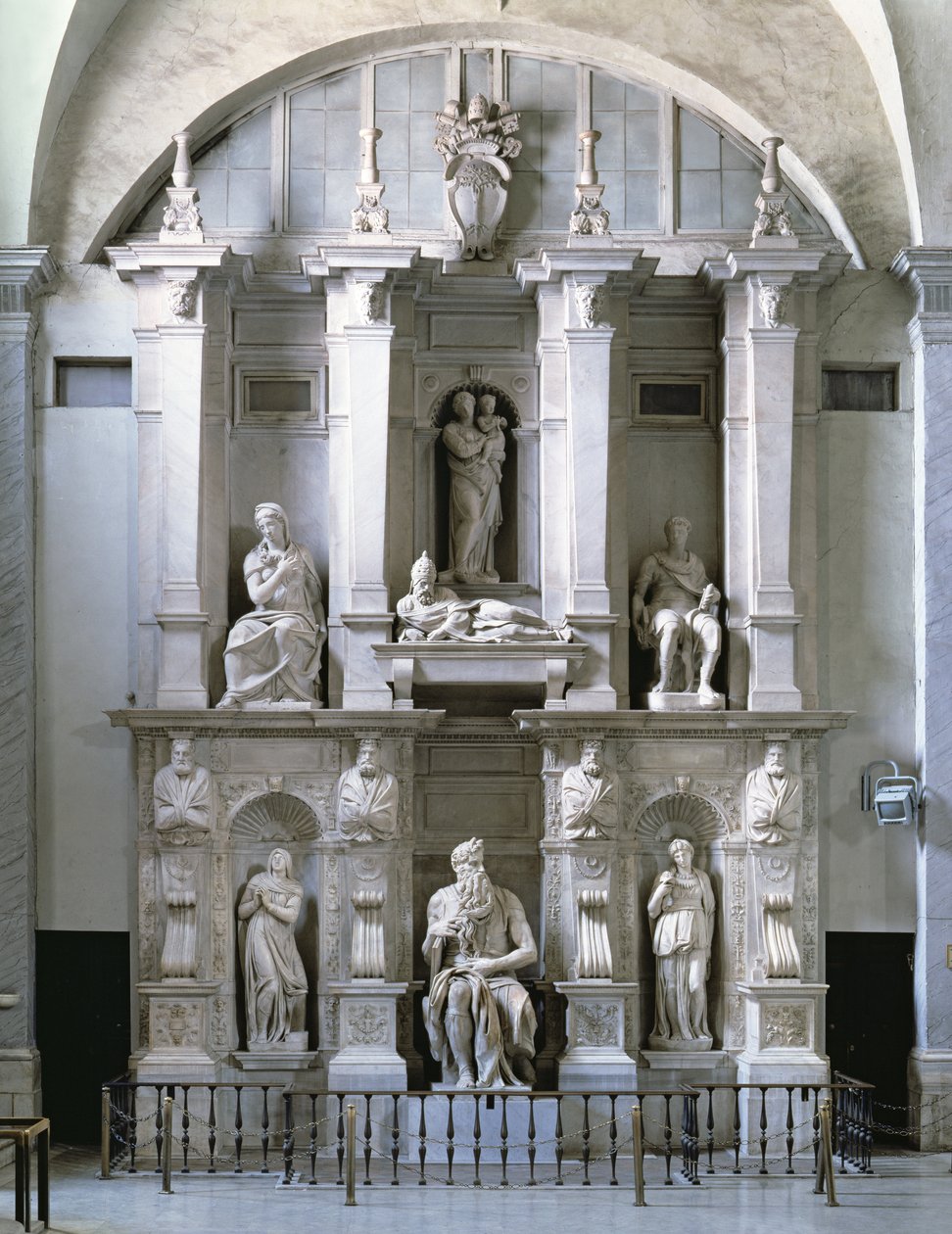 II. Julius pápa (1453-1513) sírja (márvány) alkotó: Michelangelo Buonarroti