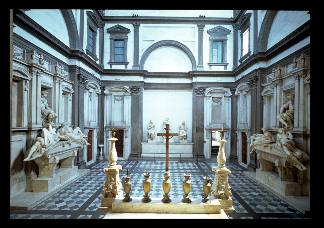 Michelangelo Buonarroti (1475-1564) által tervezett belső tér, amely Lorenzo, Urbino hercege (1492-1519) (l) és Giuliano, Nemours hercege (1479-1516) (r), 1520-24 és 1530 alkotó: Michelangelo Buonarroti