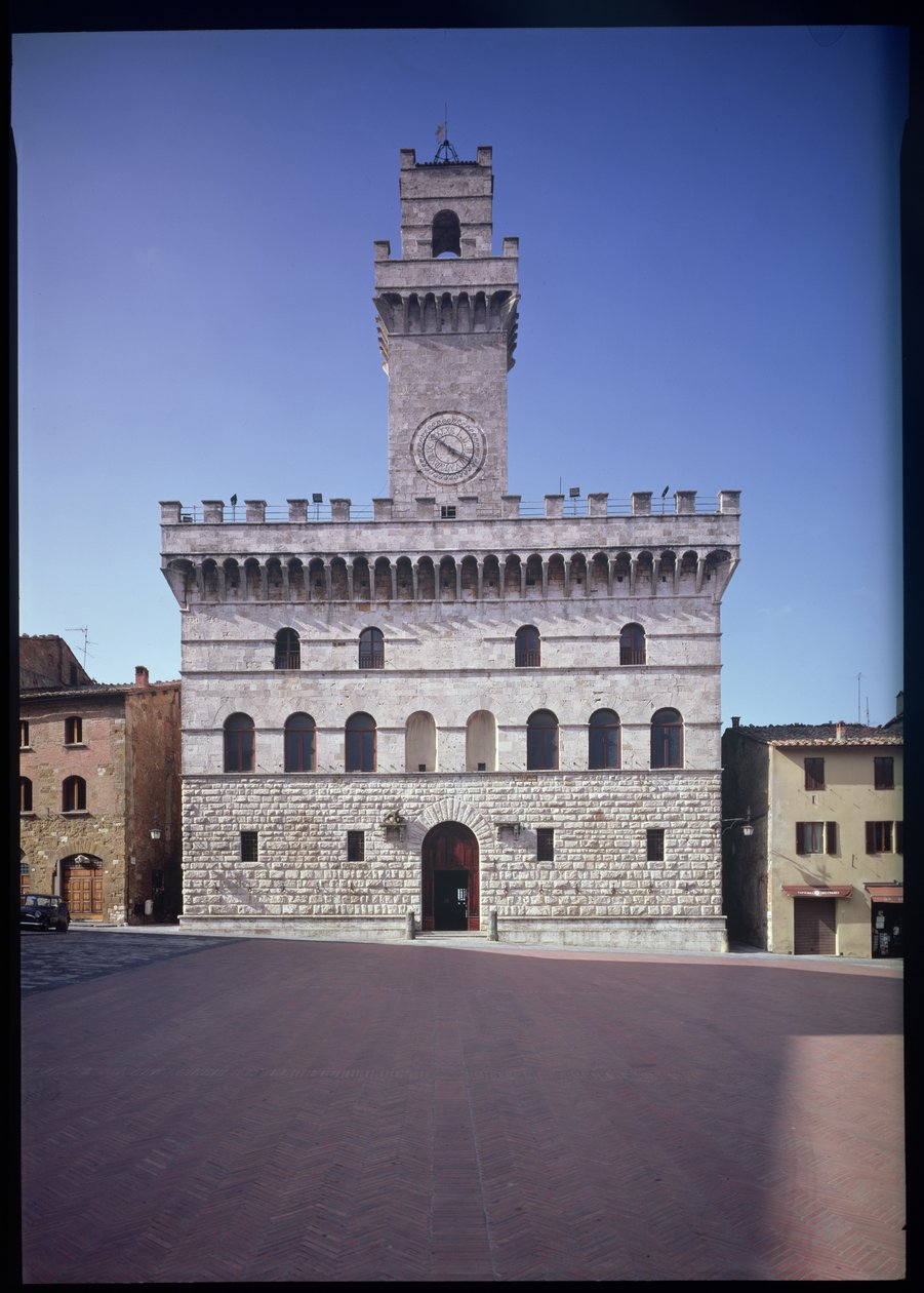 A Palazzo Comunale, Montepulciano külső kilátása alkotó: Michelozzo di Bartolommeo