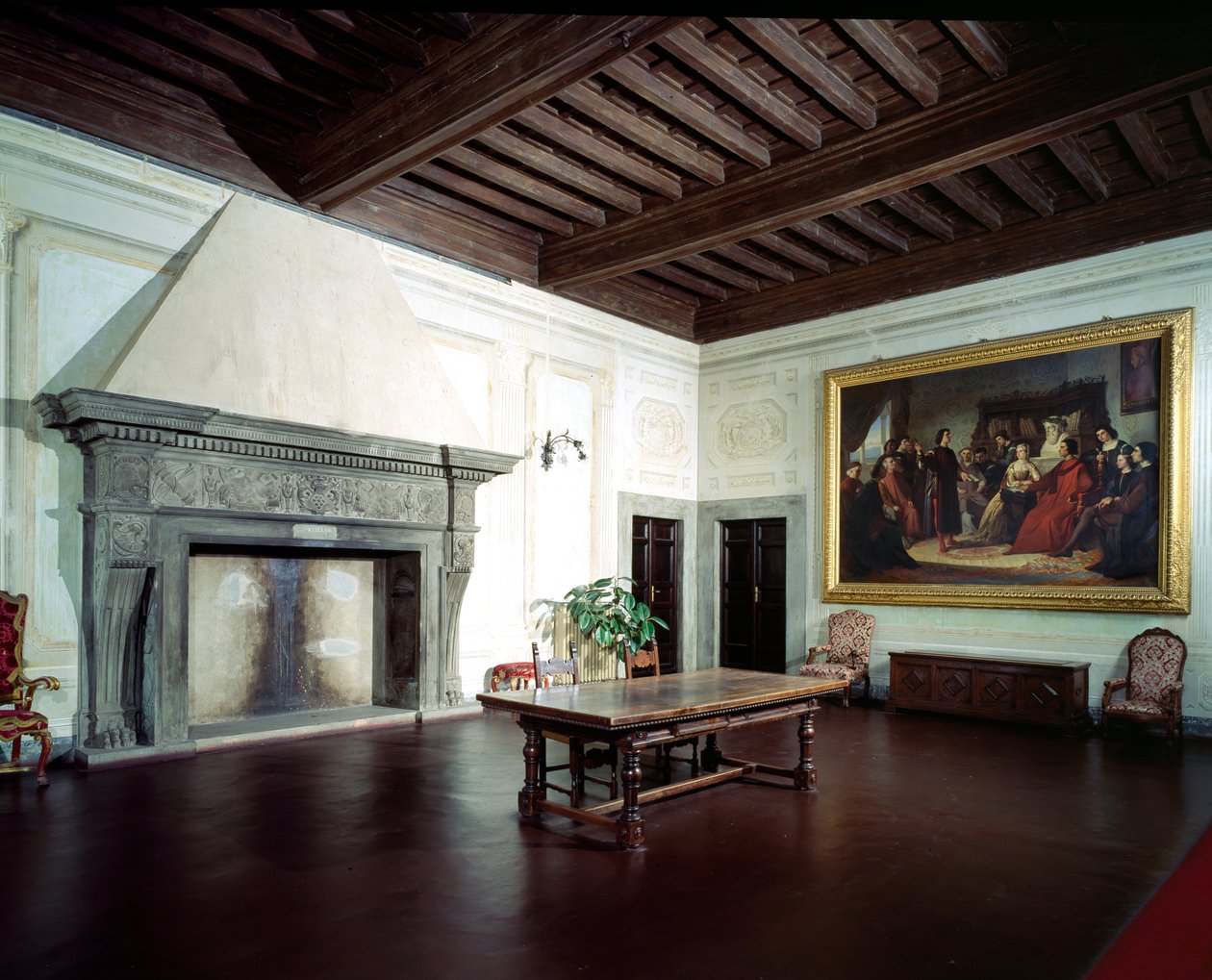 Belső tizenötödik századi kandallóval, Villa Medicea di Careggi alkotó: Michelozzo di Bartolommeo
