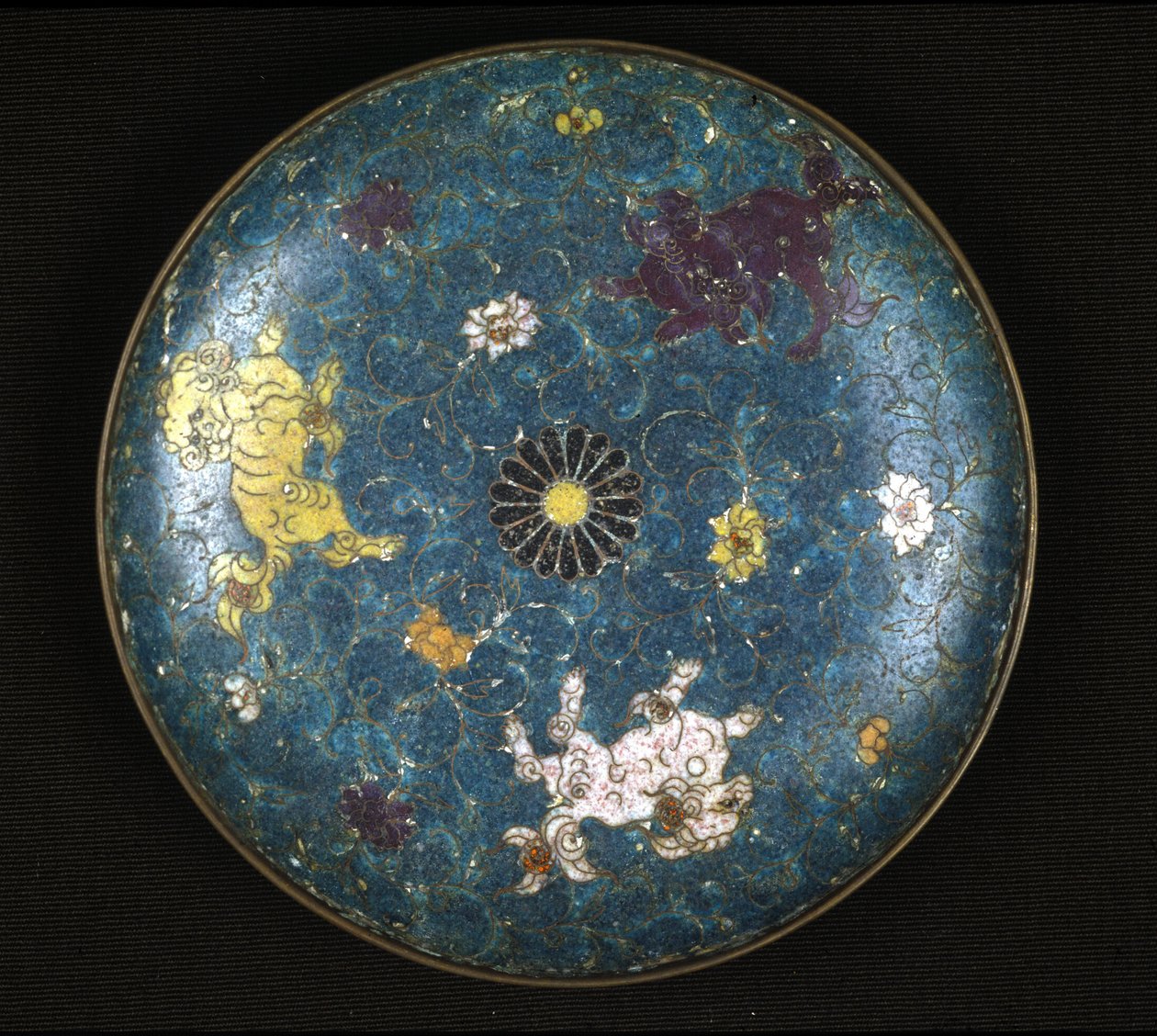 Réz és cloisonne zománclemez, Ming-kori (1368 - 1644). alkotó: Ming Dynasty Chinese School