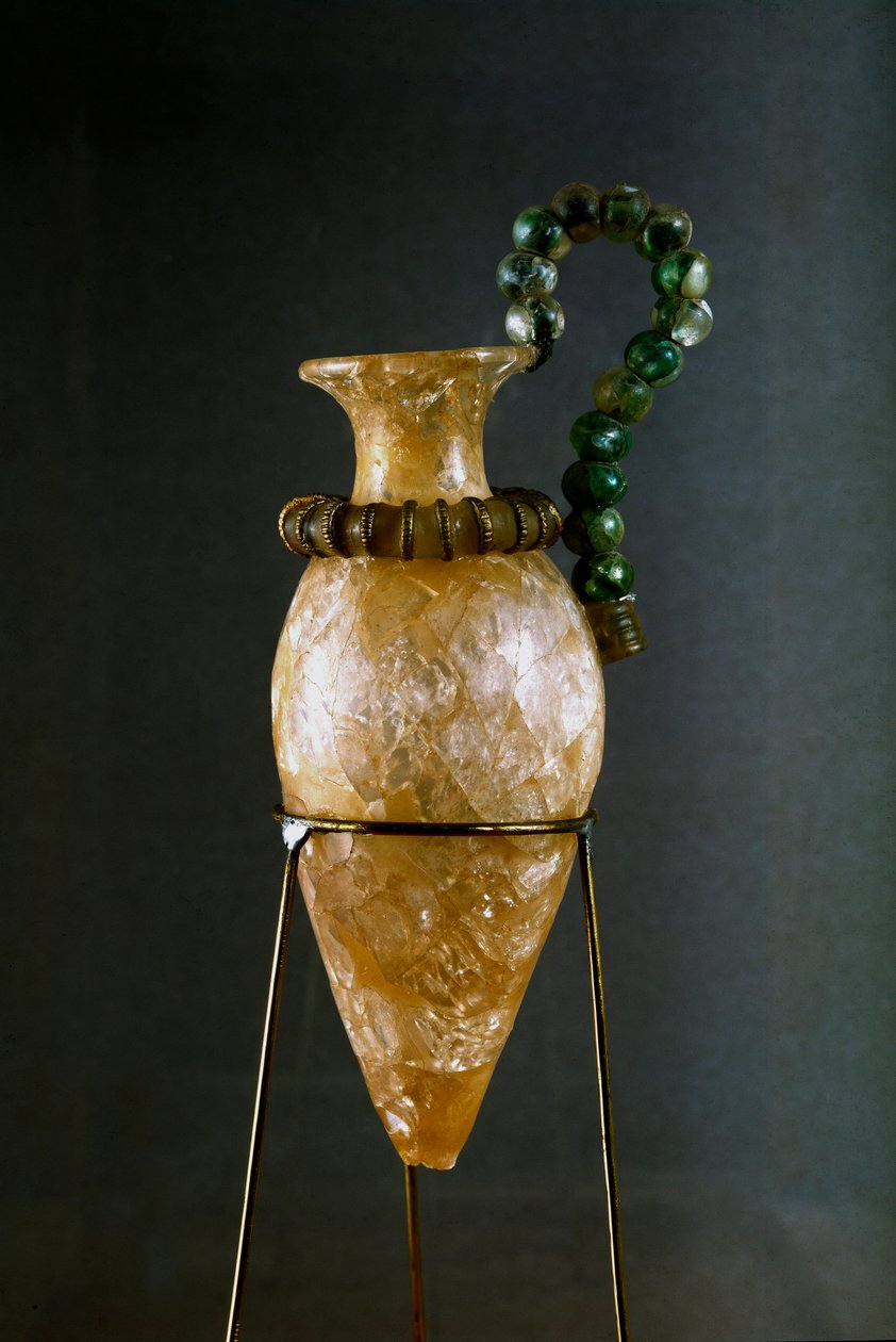 Minószi művészet: rhython vagy rhyton vagy rython (apparátusváza) hegyikristályban és rézben a krétai Zakros szentély kincsesszobájából. Kr.e. 1700-1400, régészeti múzeum - Minószi művészet: hegyikristály és rézriton (rituális öntöző) a kincstárból alkotó: Minoan