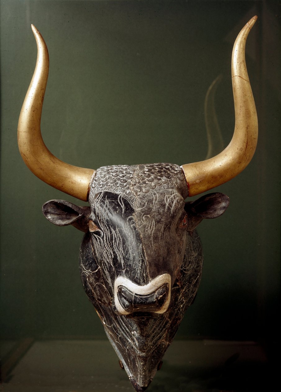 Minószi művészet: rhython vagy rhyton vagy rython (apparátusüveg) bikafej alakban a krétai Cnossos (Knósszosz) kis palotából. Kr.e. 1550-1500. Heraklion, Régészeti Múzeum - Minószi művészet: bikafej-riton (szertartásos üveg) aranyszarvval alkotó: Minoan