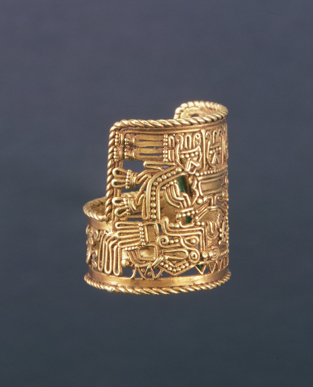Puebla stílusú gyűrű, Oaxaca államból, Mexikó, 1250-1521 (arany) alkotó: Mixtec