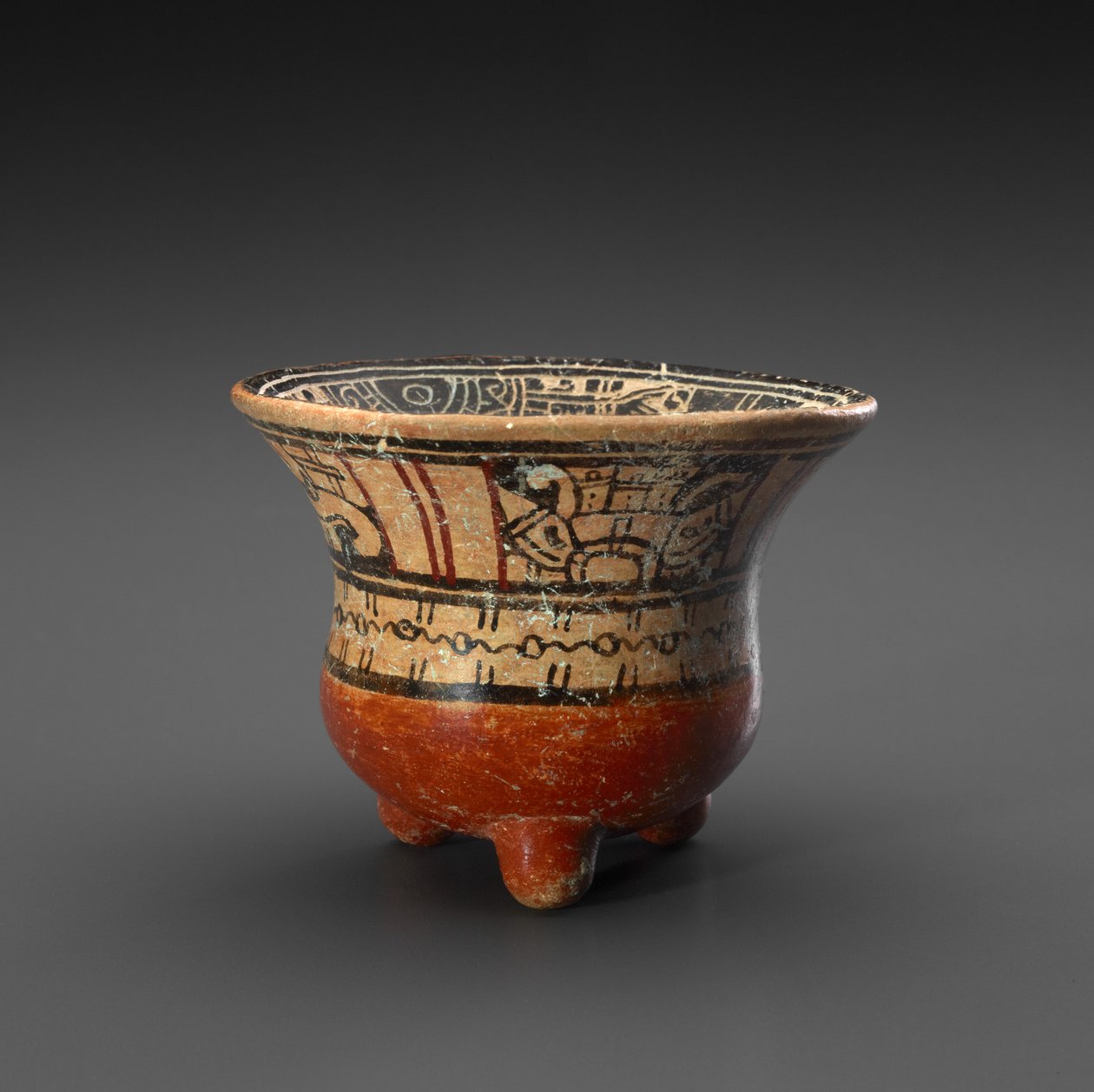 Háromlábú tál istenekkel és naptártáblákkal, i.sz. 900-1519 (cserépedény csúszdával) alkotó: Mixtec Mixtec