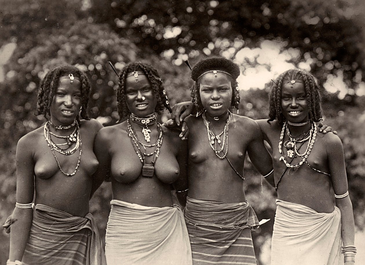 ?Birodalmat építeni? a fasiszta korban: Cunaman girls, 09051936 alkotó: Modestino Baldinetti