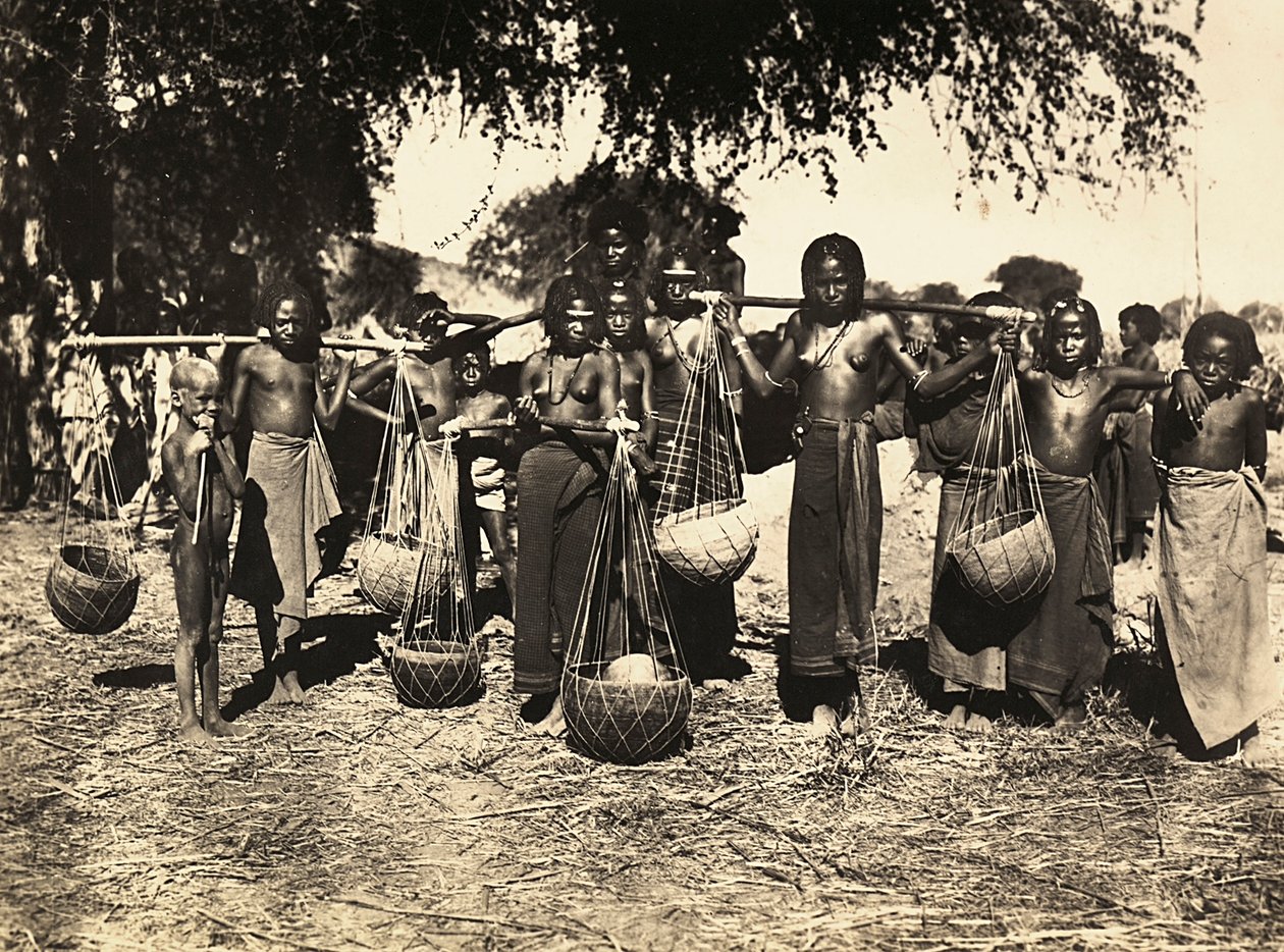 „Birodalom építése” a fasiszta korban: Cunama víz hordozói, 1936.09.05. (f/w fotó) alkotó: Modestino Baldinetti