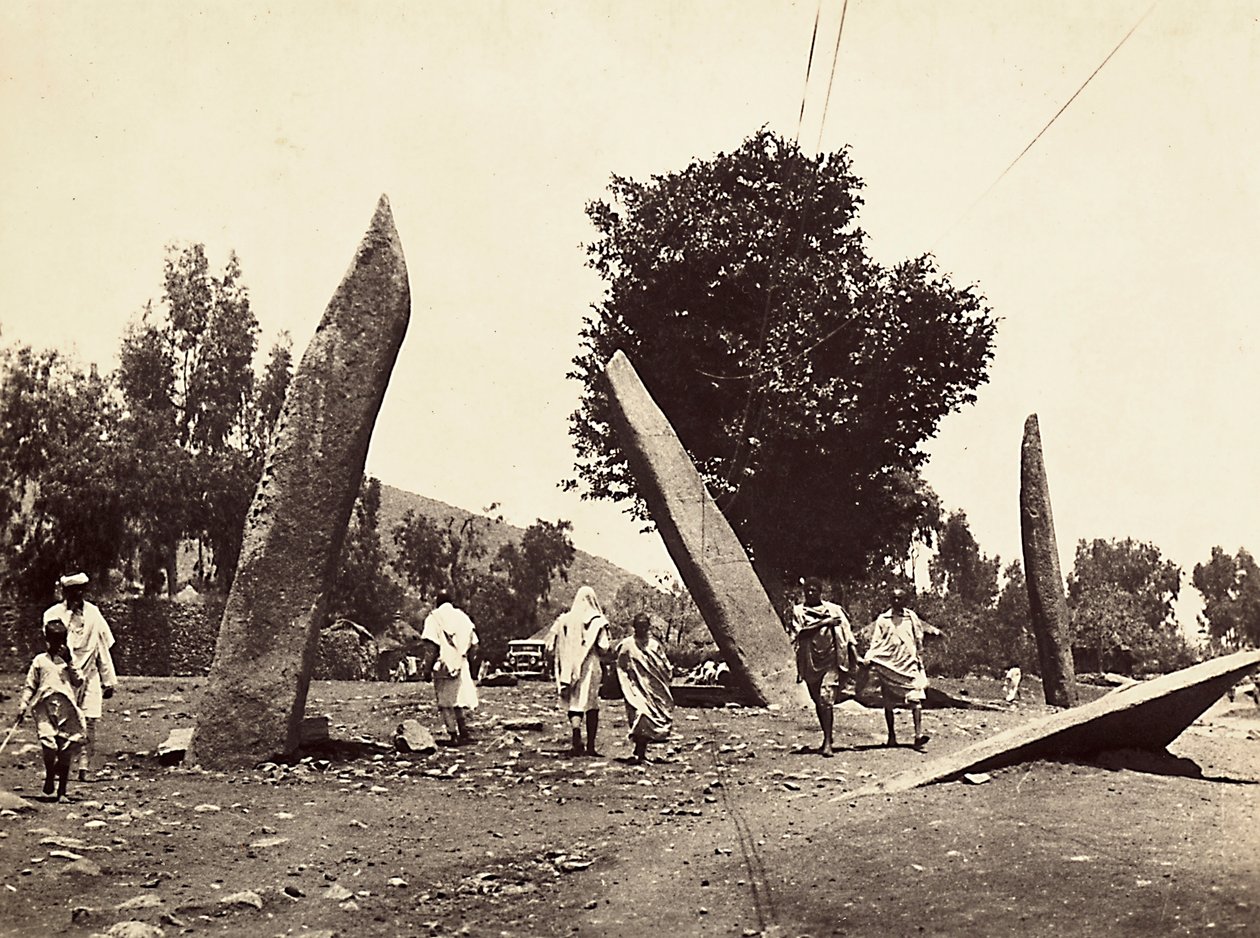 „Birodalom építése” a fasiszta korban: hely, ahol egykor Axum obeliszkje állt, most Rómába szállítják, 1936. 09. 05. (f/w fotó) alkotó: Modestino Baldinetti