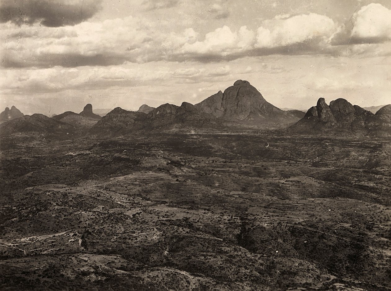 „Birodalom építése” a fasiszta korban: Adua hegyei, Etiópia, 1936.05.09. (f/w fotó) alkotó: Modestino Baldinetti