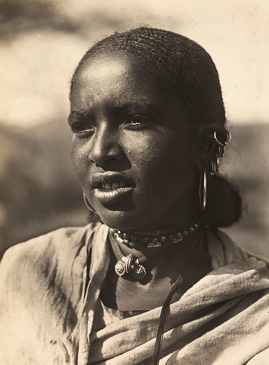 „Birodalom építése” a fasiszta korban: fiatal abesszin lány, 1936.05.09. (f/w fotó) alkotó: Modestino Baldinetti