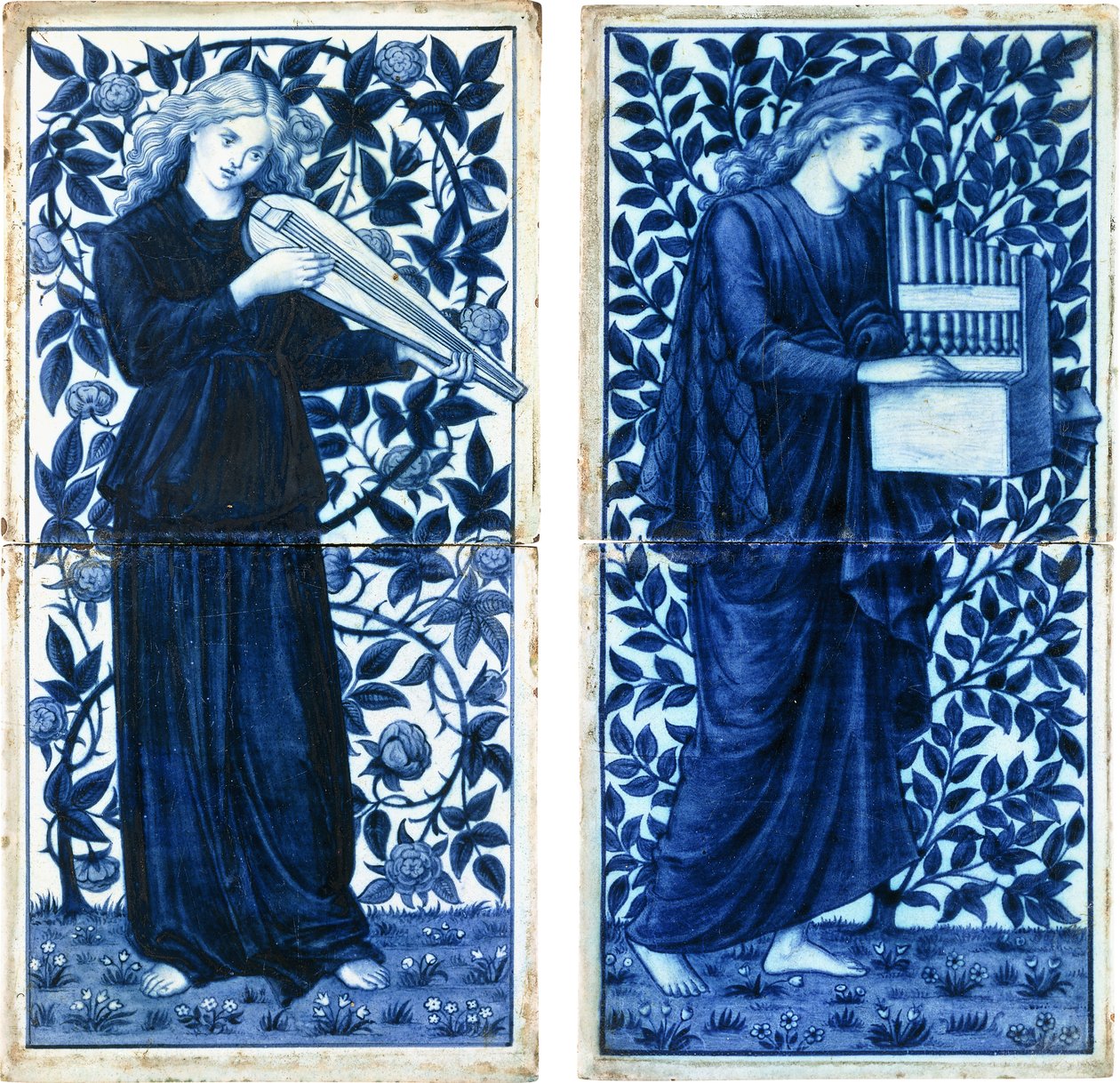 Egy négyes készlet, William Morris Co, 1900 körül (ónmázas kerámia, festék) alkotó: Morris and Company