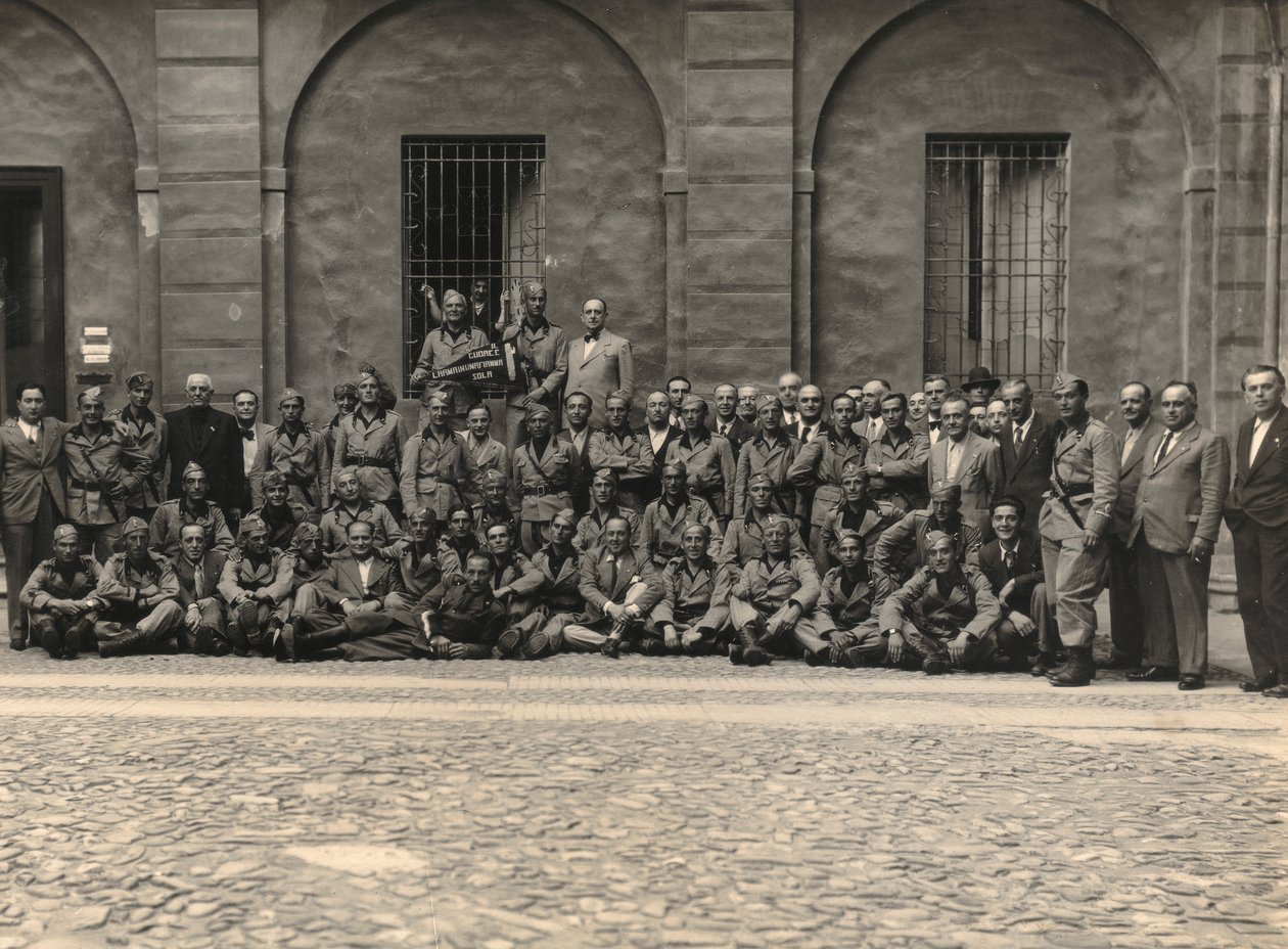 „MVSN- Blackshirts” album: Önkéntes milícia az afrikai indulási háborúban (f/w fotó) alkotó: Mortacchini Mortacchini