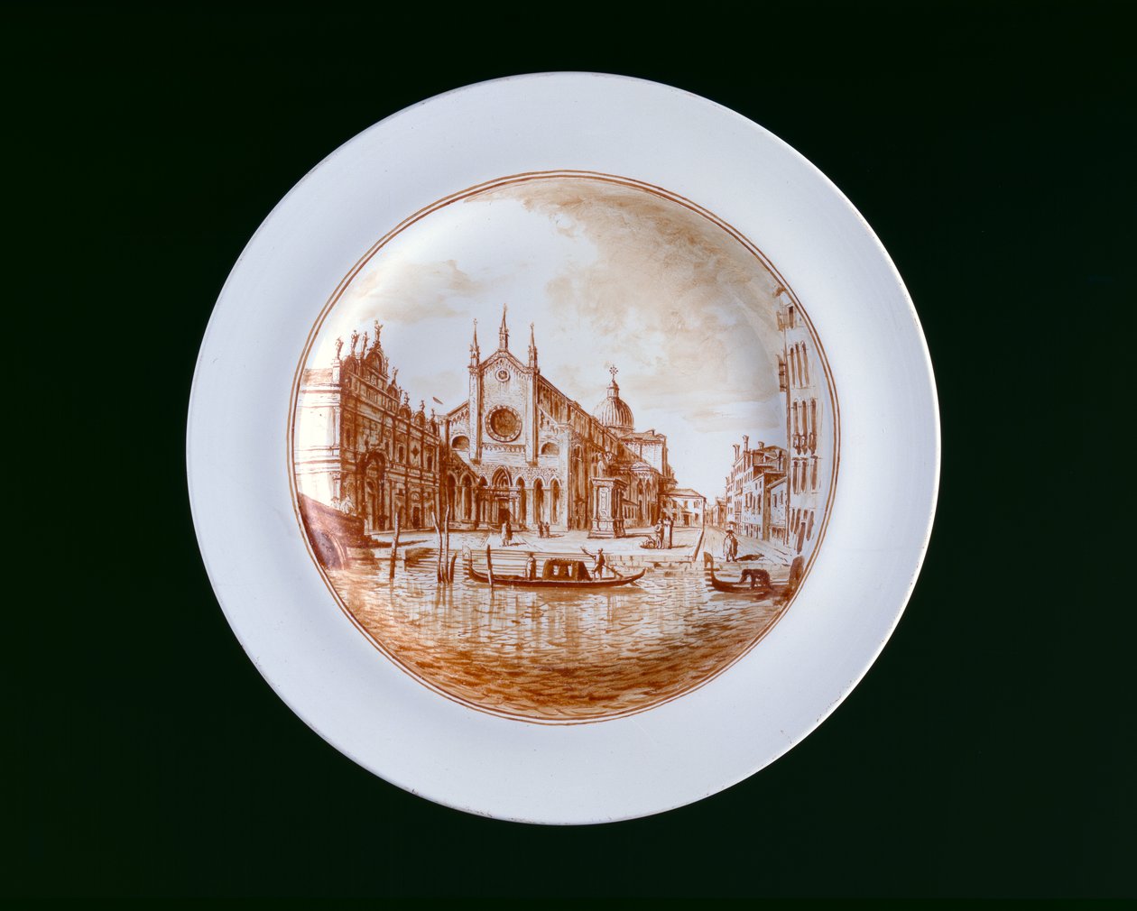 Tányér SS Giovanni e Paolo látképpel, Murano Miotti üvegműves, Velence, 1741 körül (fehér, átlátszatlan üveg (lattimo)) alkotó: Murano Miotti Family